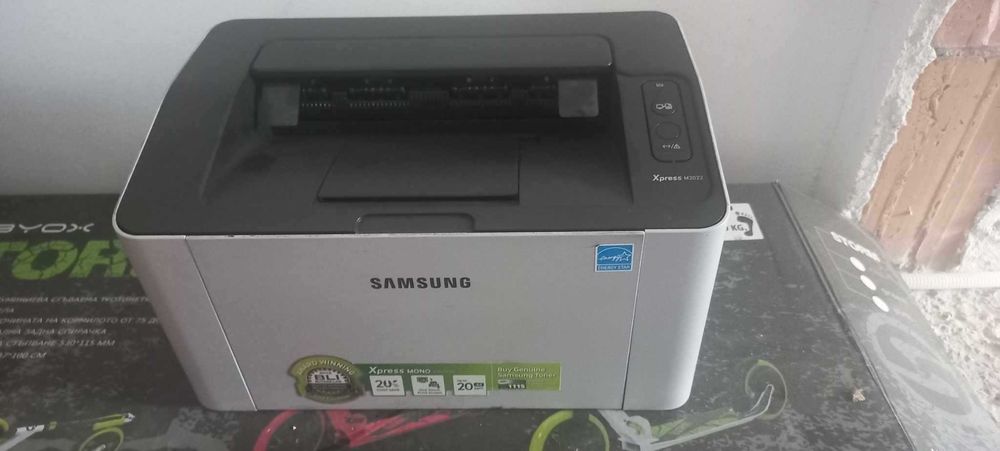 Продавам лазерен принтер Samsung M2022