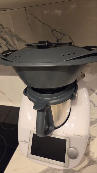 Vând Thermomix Tm6