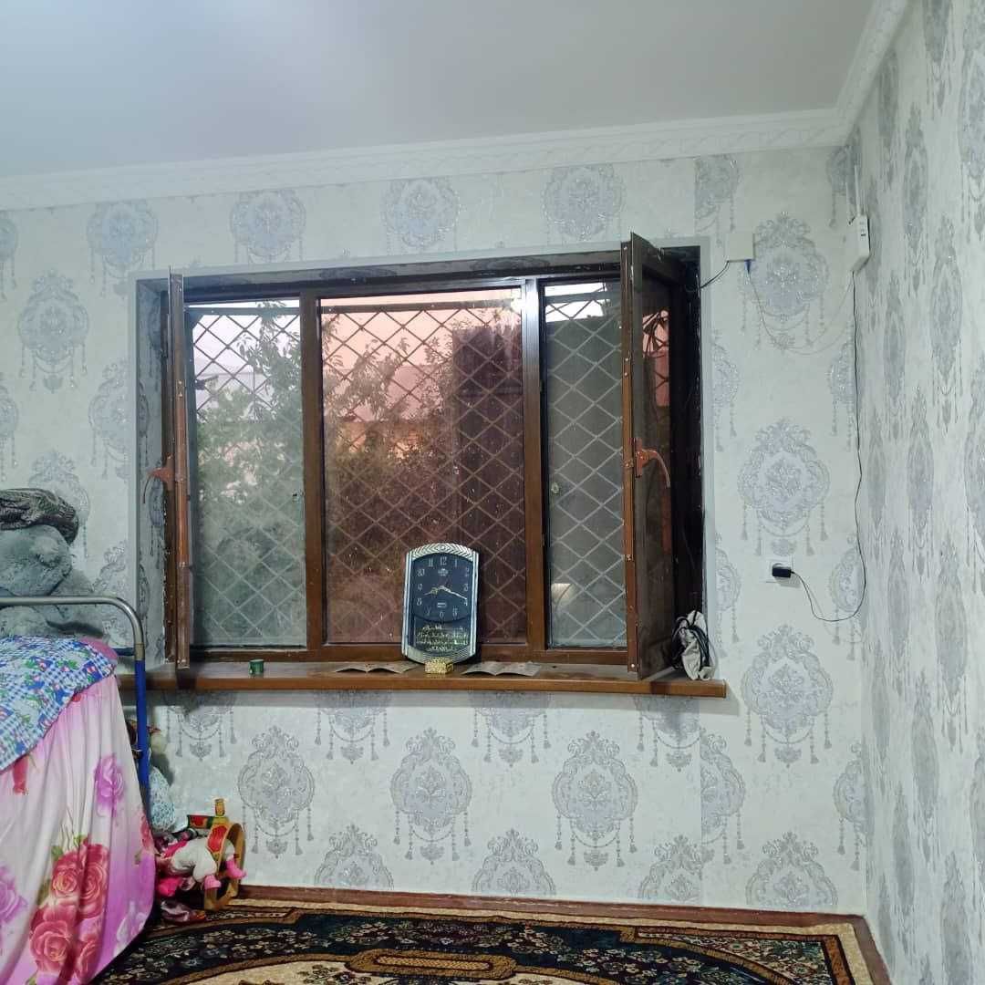 Kogon shahrida barcha qulayliklarga ega 1 xonali kvartira  sotiladi.