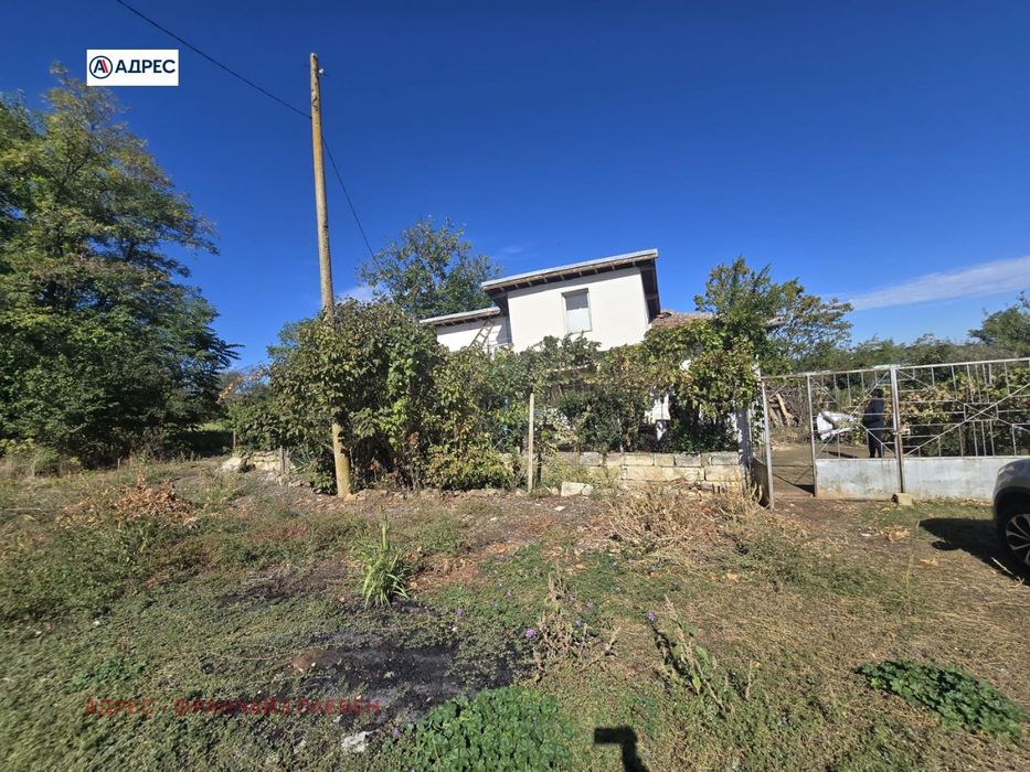 Къща в Плевен, област-с.Пелишат площ 140 цена 65000