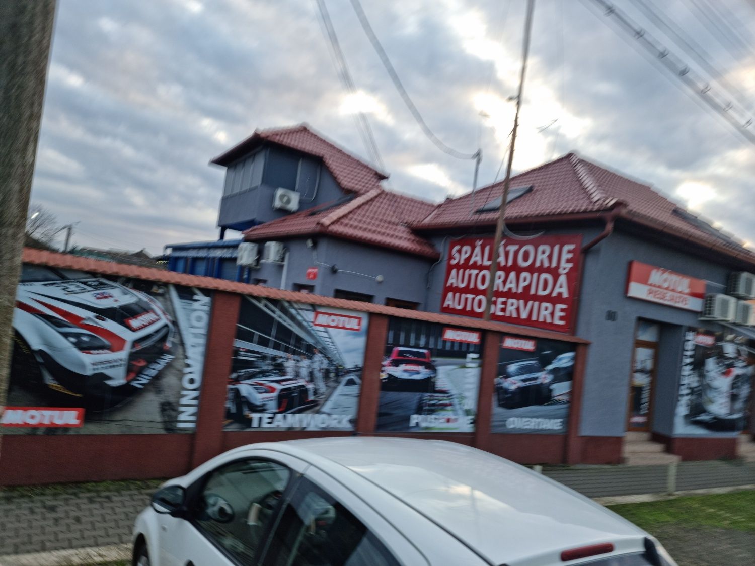 Service auto tinichigerie vopsitorie macanica electricitate