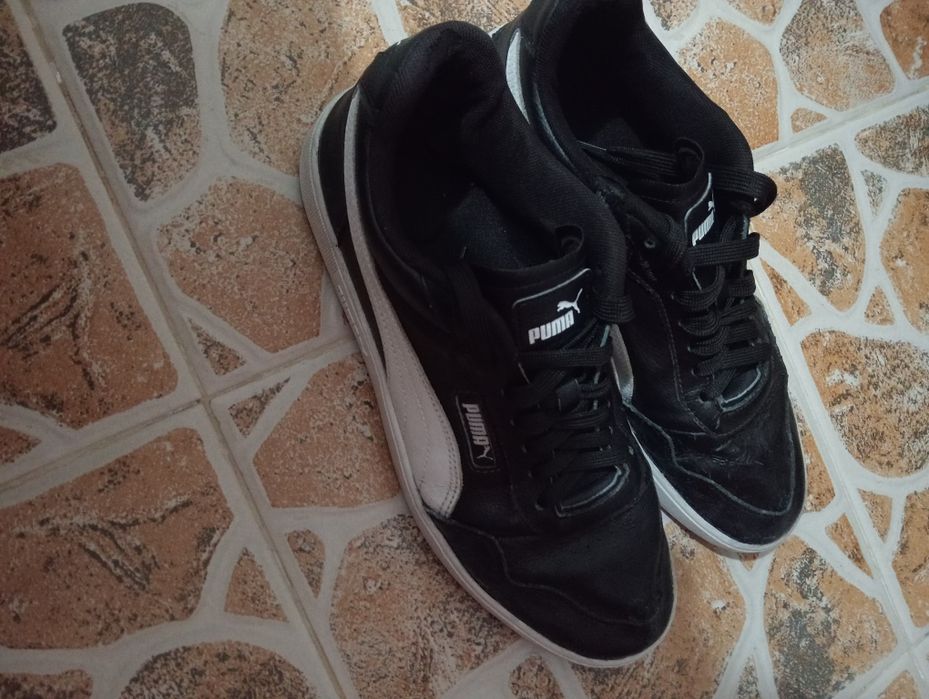 vând adidași puma