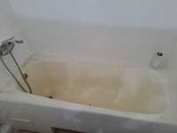 Продаётся акриловая ванна б/у состояние требует реставрации.
