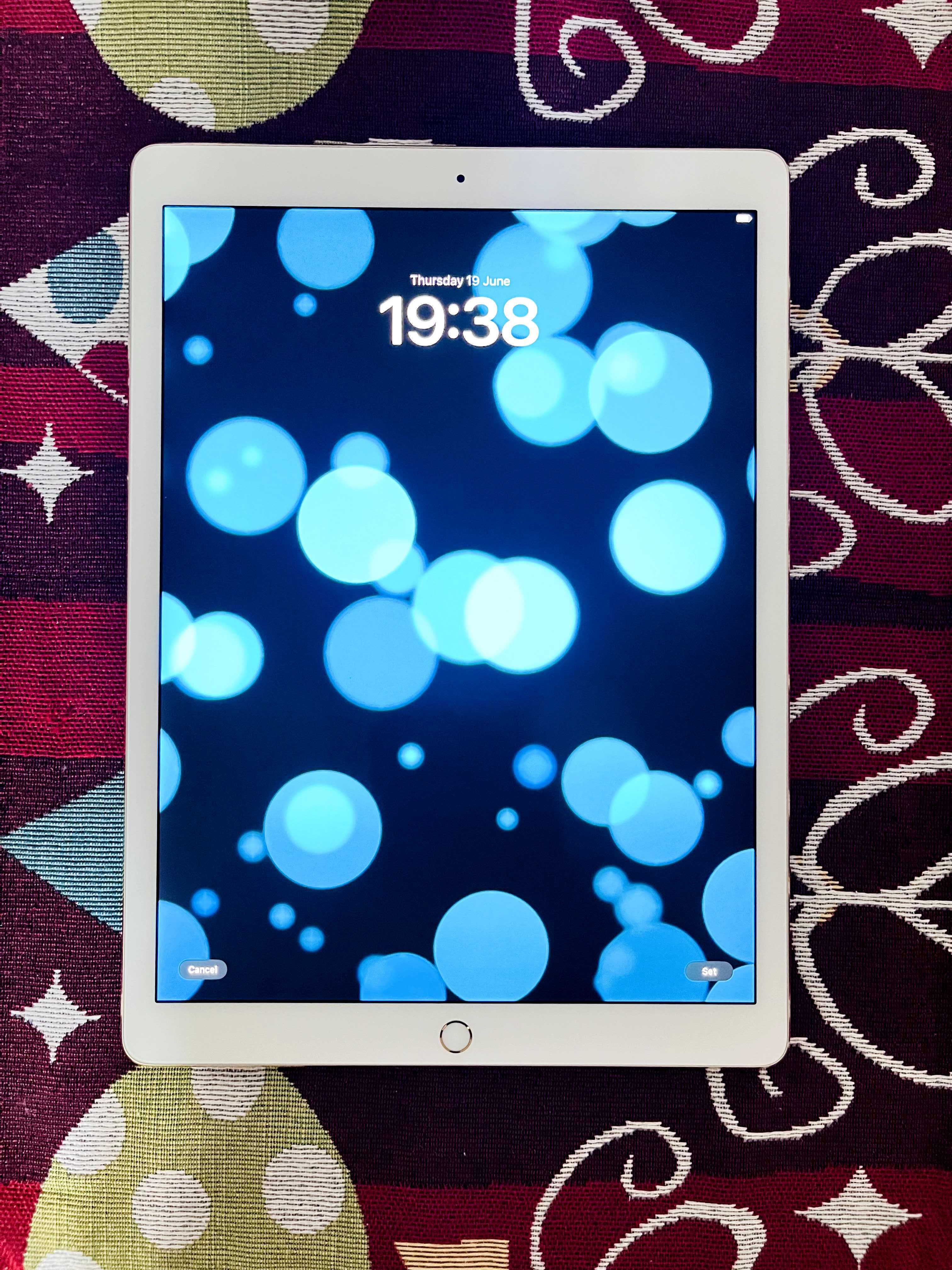Apple iPad Pro 2 Gen 12.9" A1670 64GB Mid 2108 Wi-Fi - перфектен