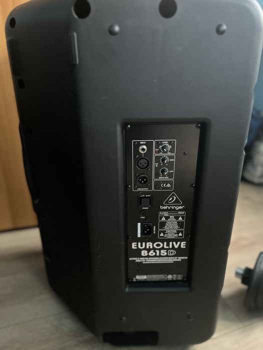 Vand Boxe  in stare foarte bunaa