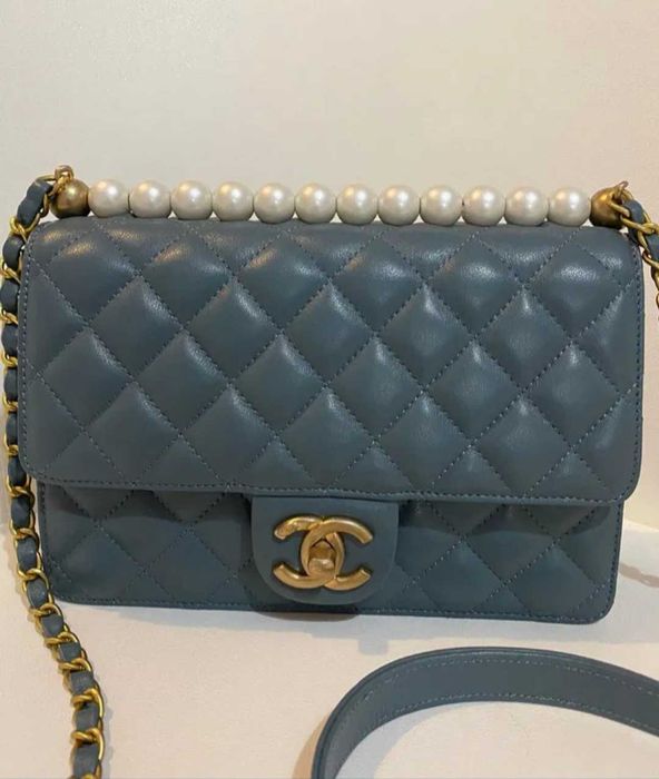 Chanel -естествена агнешка кожа,нова дамска чанта