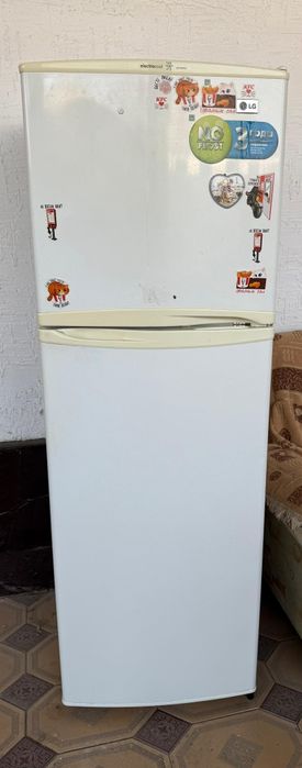 Холодильник lg в хорошем состоянии