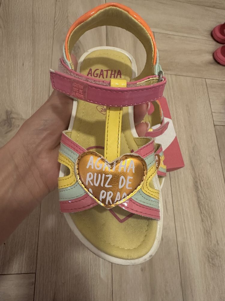 Детски сандали на Agatha ruiz de la prada
