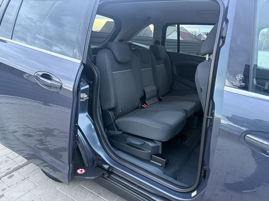 Ford Grand-Cmax 2013 7 Locuri