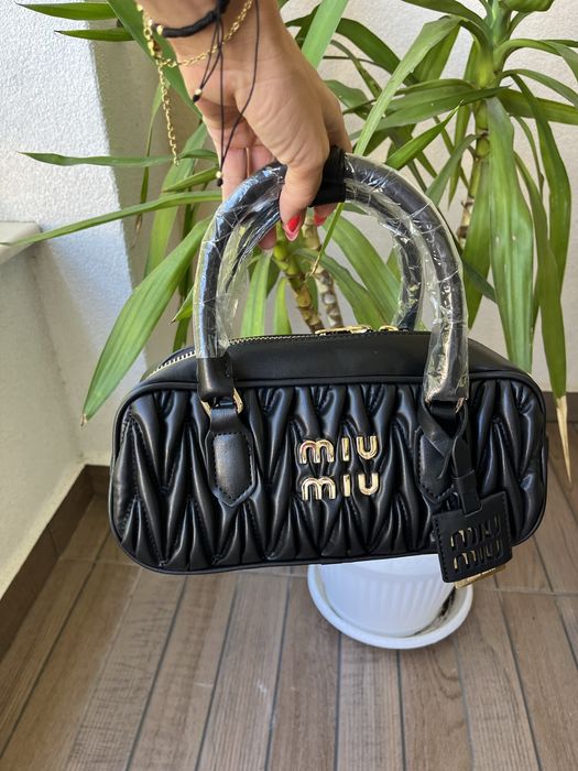 Нови дамски чанти Armani Miu Miu Celine