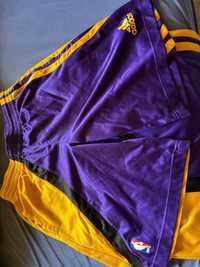 Vand echipament baschet Lakers original.