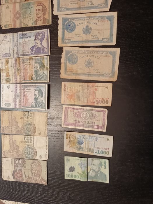 Vând monede vechi și bancnote