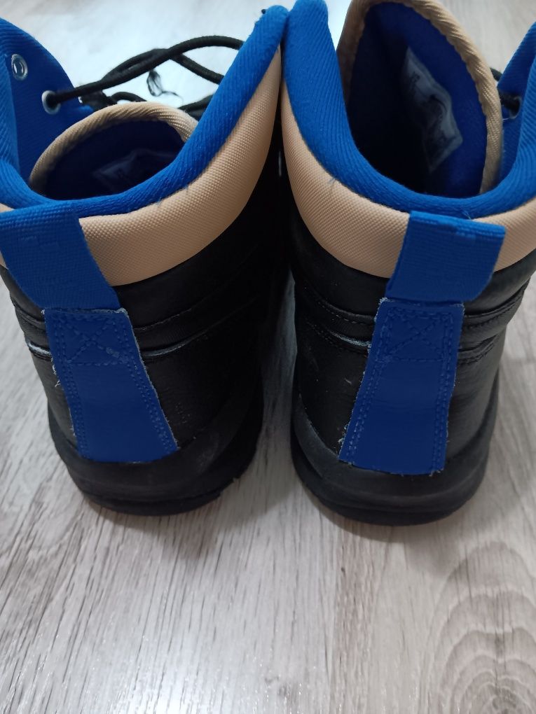 Оригинални обувки NIKE 40 номер.
