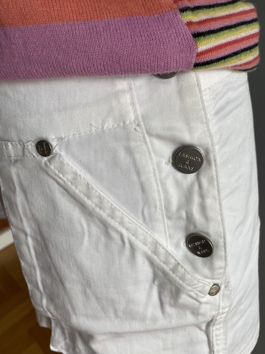 Fuste și pantaloni marime M/38 albe