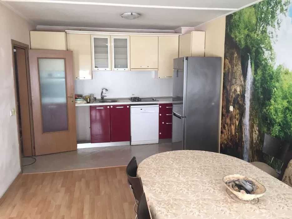 Продава се Тристаен апартамент в Бургас, Възраждане - 110 кв.м за 765 €/кв.м - Снимка #5