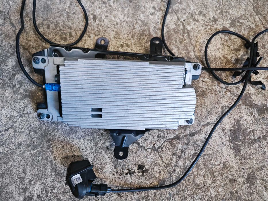 Камера за заден ход + кабел и модул, свалена от BMW F10, 2011 оригинал