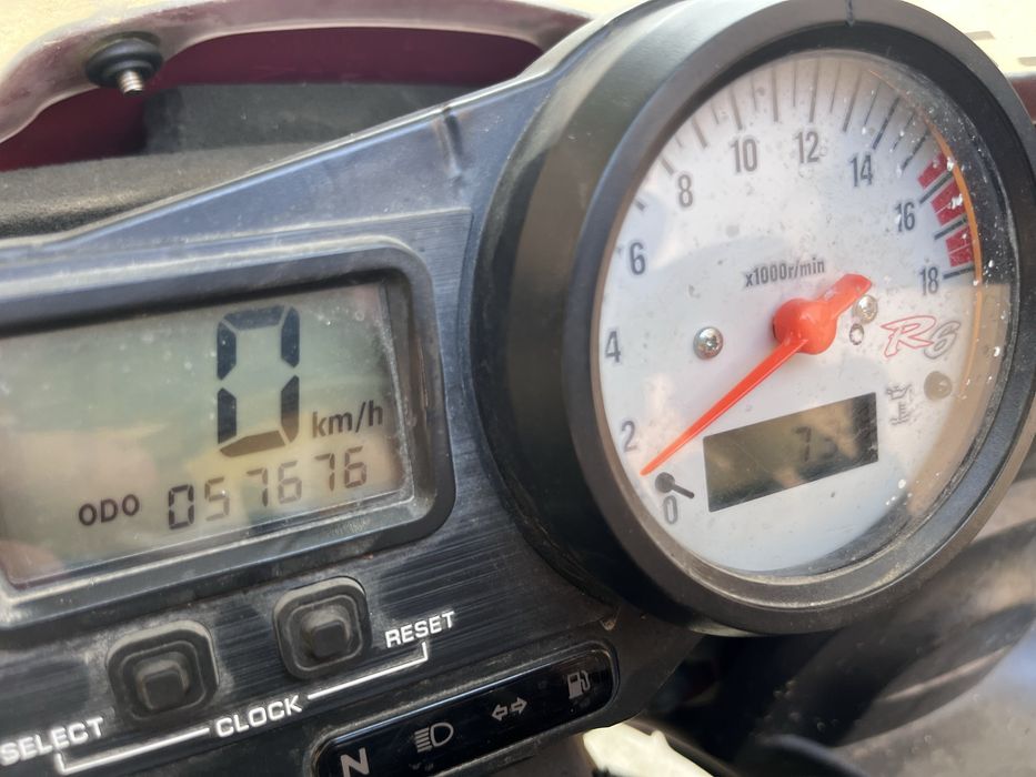 Yamaha YZF-R6 (1999) – În stare bună, proprietar
