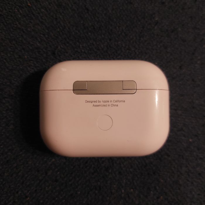 Оригинал кейс от AirPods Pro 2