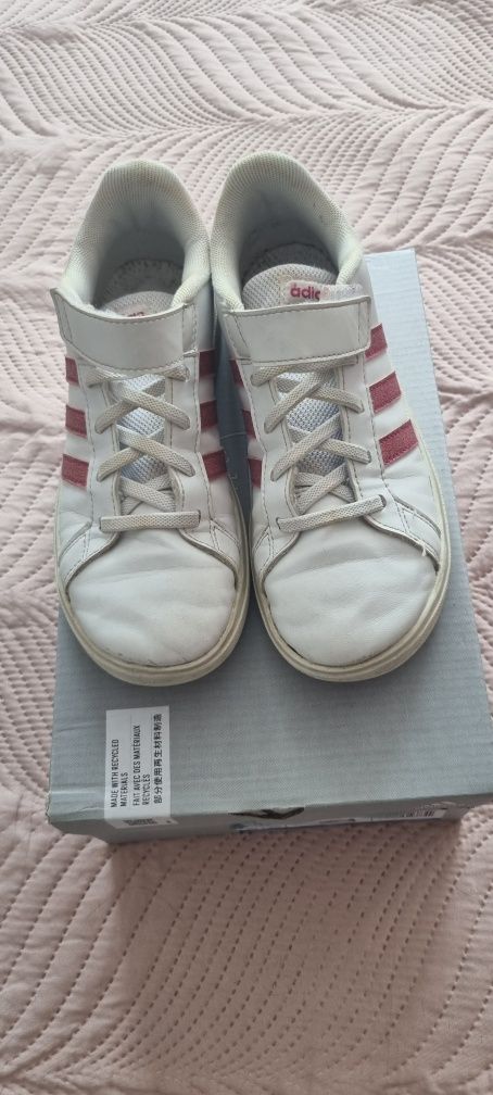 Маратонки Adidas за момиче - номер 35