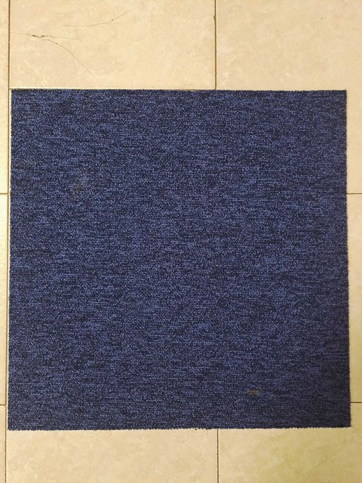 Чисто нови мокетени плочи с размер 50см./50см.