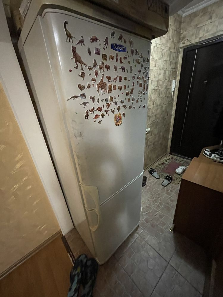 Холодильники два разных продам