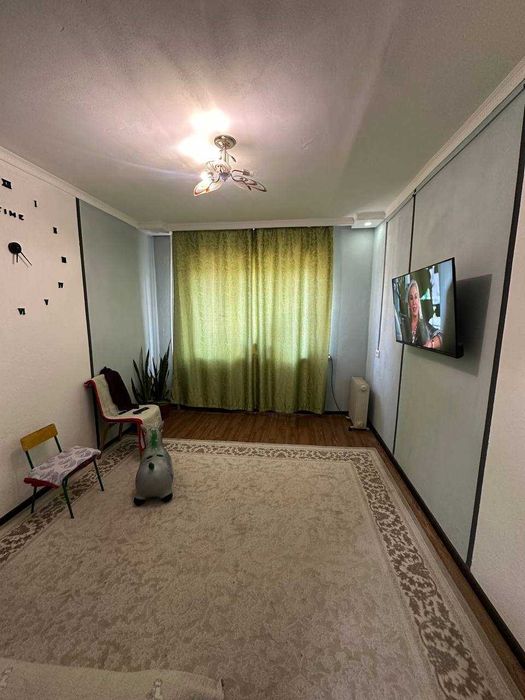 Продаётся на Авиасозлар-4, 2/2/5, бывшее семейное общежитие