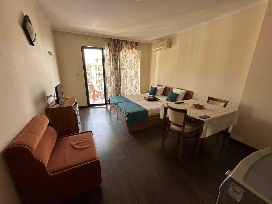 Продавам  Едностаен апартамент -в гр. Варна , к.к. Златни пясъци
