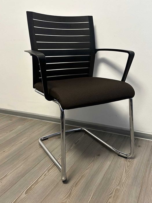 4x scaun cu brate Steelcase sala conferinta receptie vizitatori birou