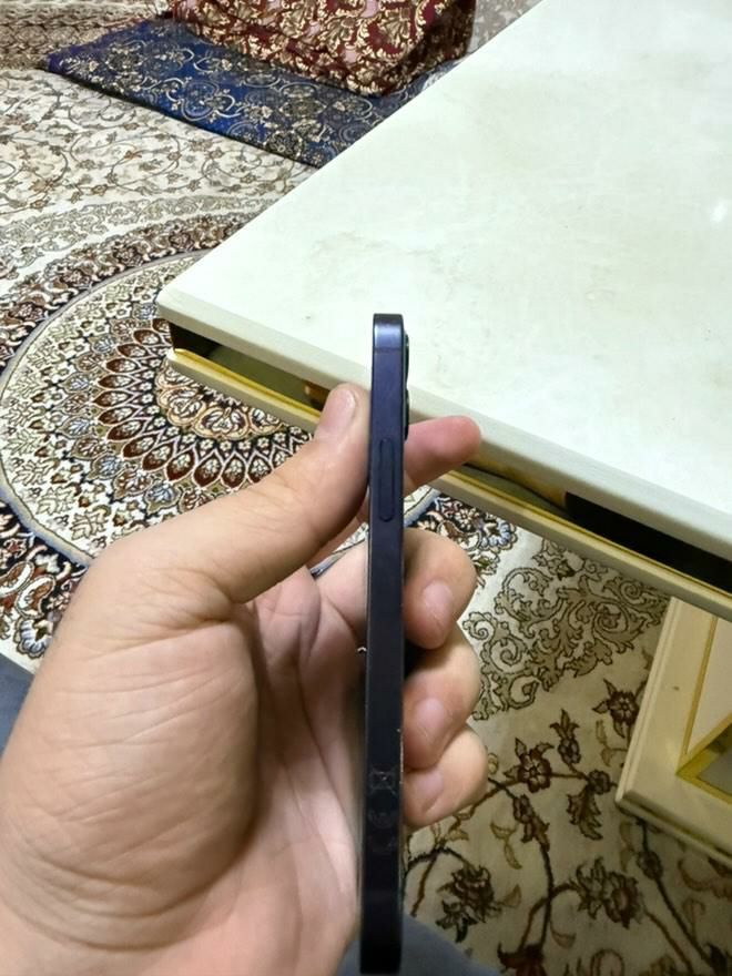 Iphone 12 mini xolati yaxshi ochilmagan bitta odam ishlatgan