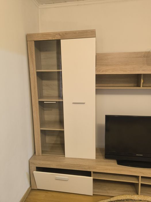 Vând mobila de living