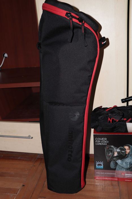 Cap trepied Manfrotto MVH502AH & husa trepied +husa camera,efectiv noi