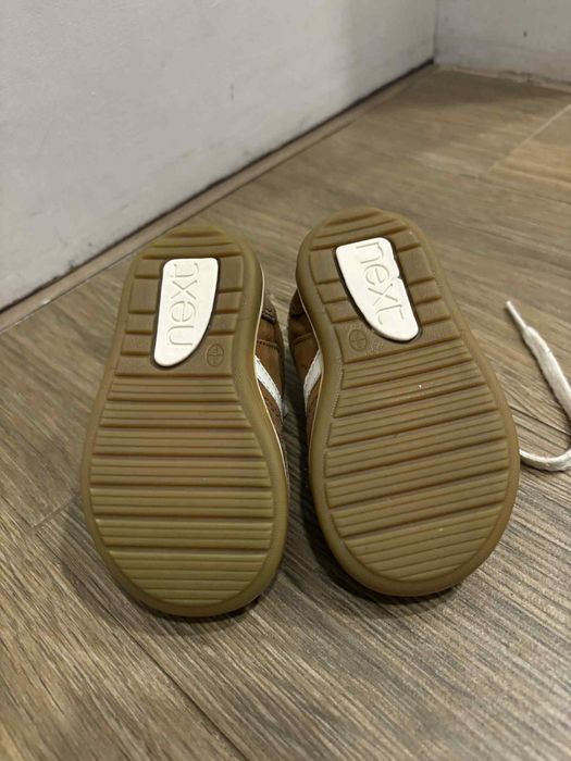 Обувки за прохождане next