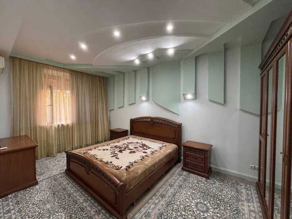 #411 Сдаётся квартира  4/4/6  улица Чехова, над кафе Bone.