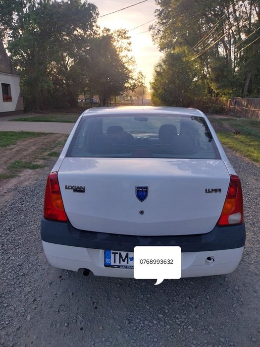Vând Dacia Logan