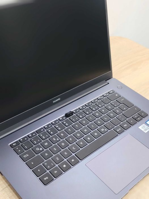 Huawei MateBook D15/Core i3-10110U/8GB DDR4/SSD 256GB/15.6”IPS Full HD