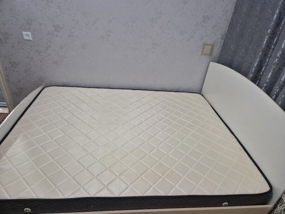 Кровать двухспальная