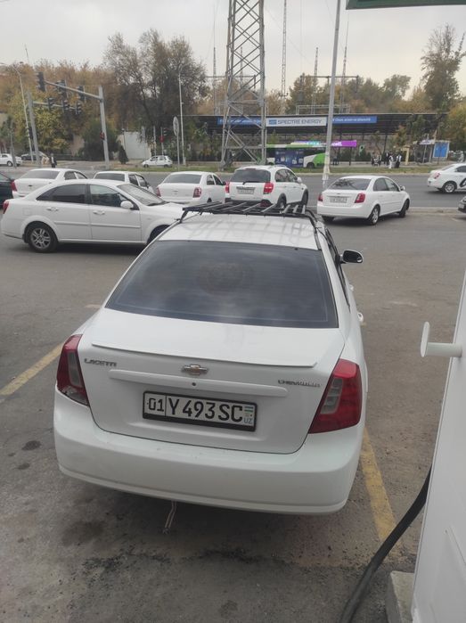 Продаю автомобиль LACETTI