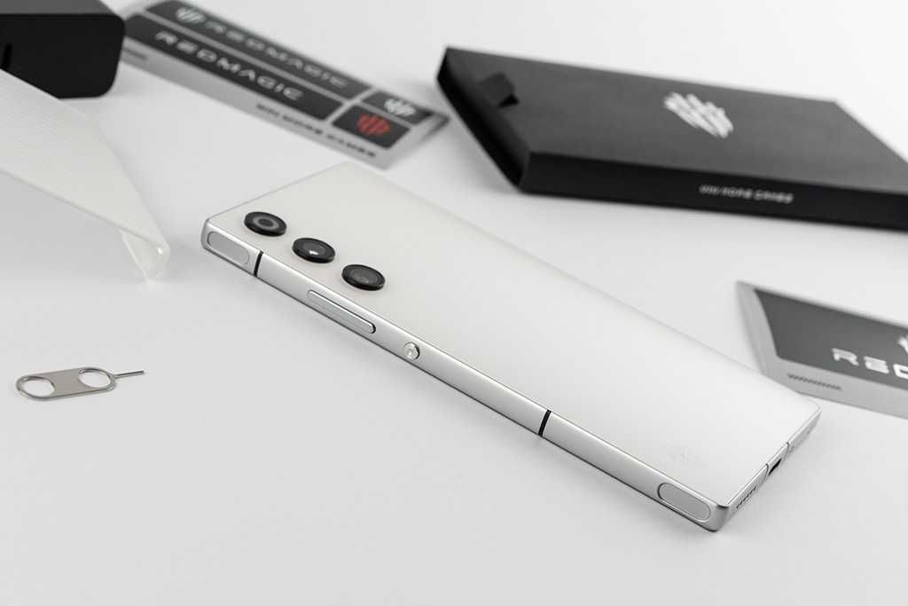 REDMAGIC 10 Air - 6.8" AMOLED, 16GB/512GB, Snapdragon Gen 3, 6000mAh