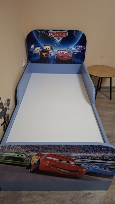 Продавам детско легло