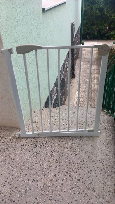 Предпазна врата/ преграда за домашни любимци или деца