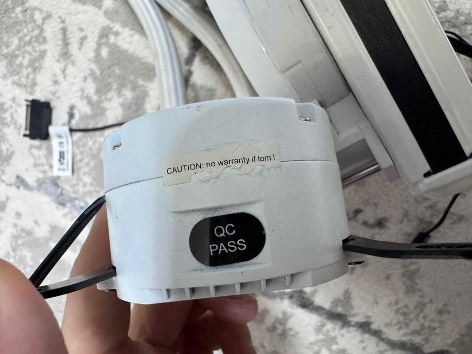 Водяное охлаждение ID-Cooling FROSTFLOW X 240 SNOW, white