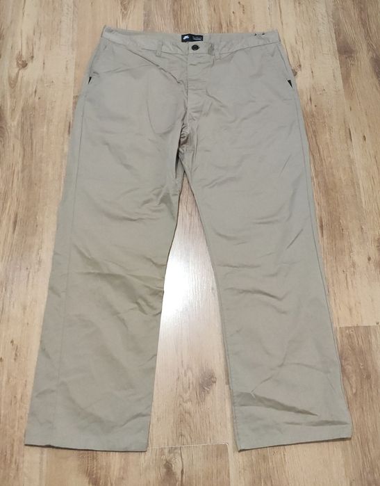 Pantaloni Nike mărimea 40 XXL
