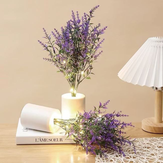 Деко лампа във формата на букет от лавандула