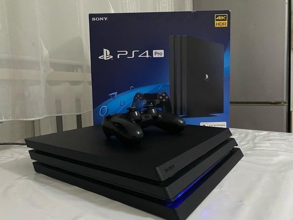 Playstation 4 pro 1Tb 2ta joystik Top o'yin disklari bilan