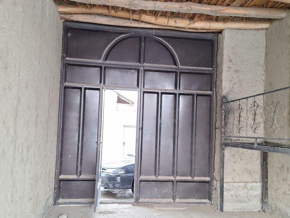 Tayyor yashash uy Hovlisi bilan srochni sotiladi