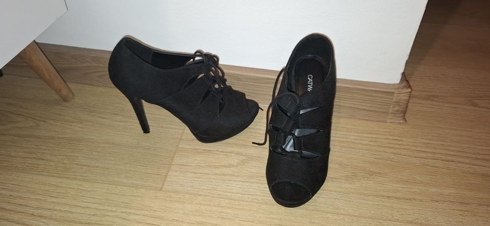 Pantofi cu toc Catwalk