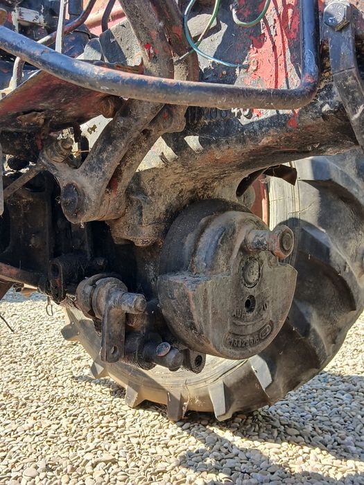 Tractoras de vânzare