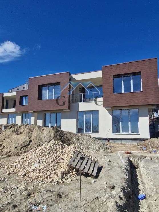 Къща 240м2, двор 520м2, 350000 евро, Акчелар