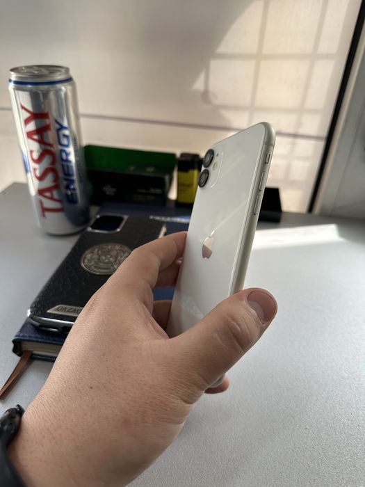 iPhone 11 с гарантией