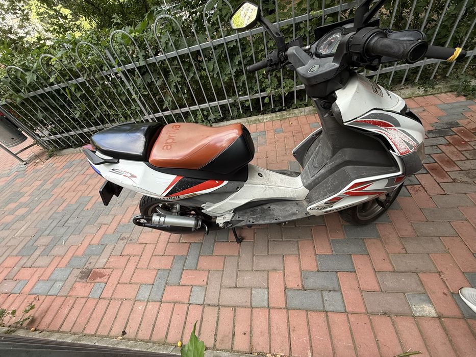 Aprilia SR 50 R Factory